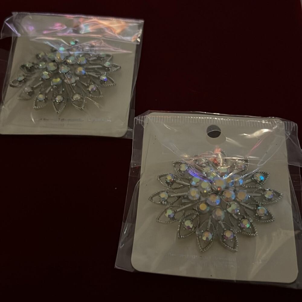 Crystal Brooch - Picture 2 of 2
